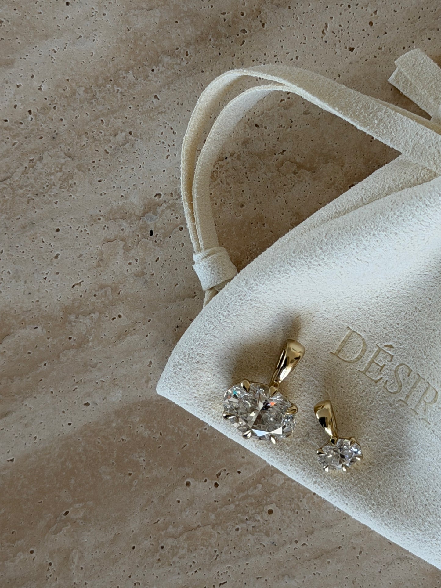 ARLO diamond pendant
