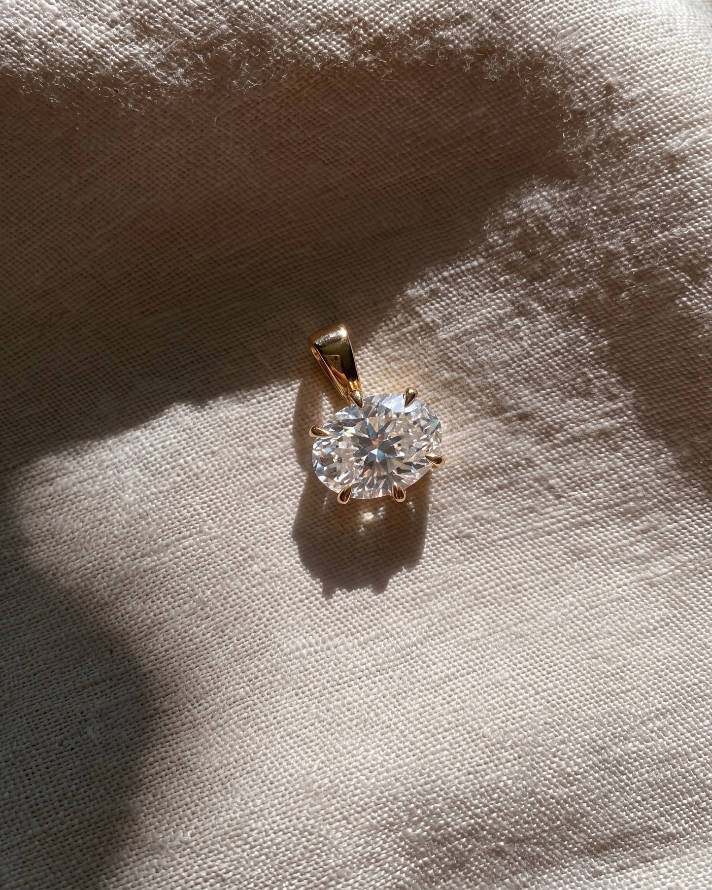ARLO diamond pendant